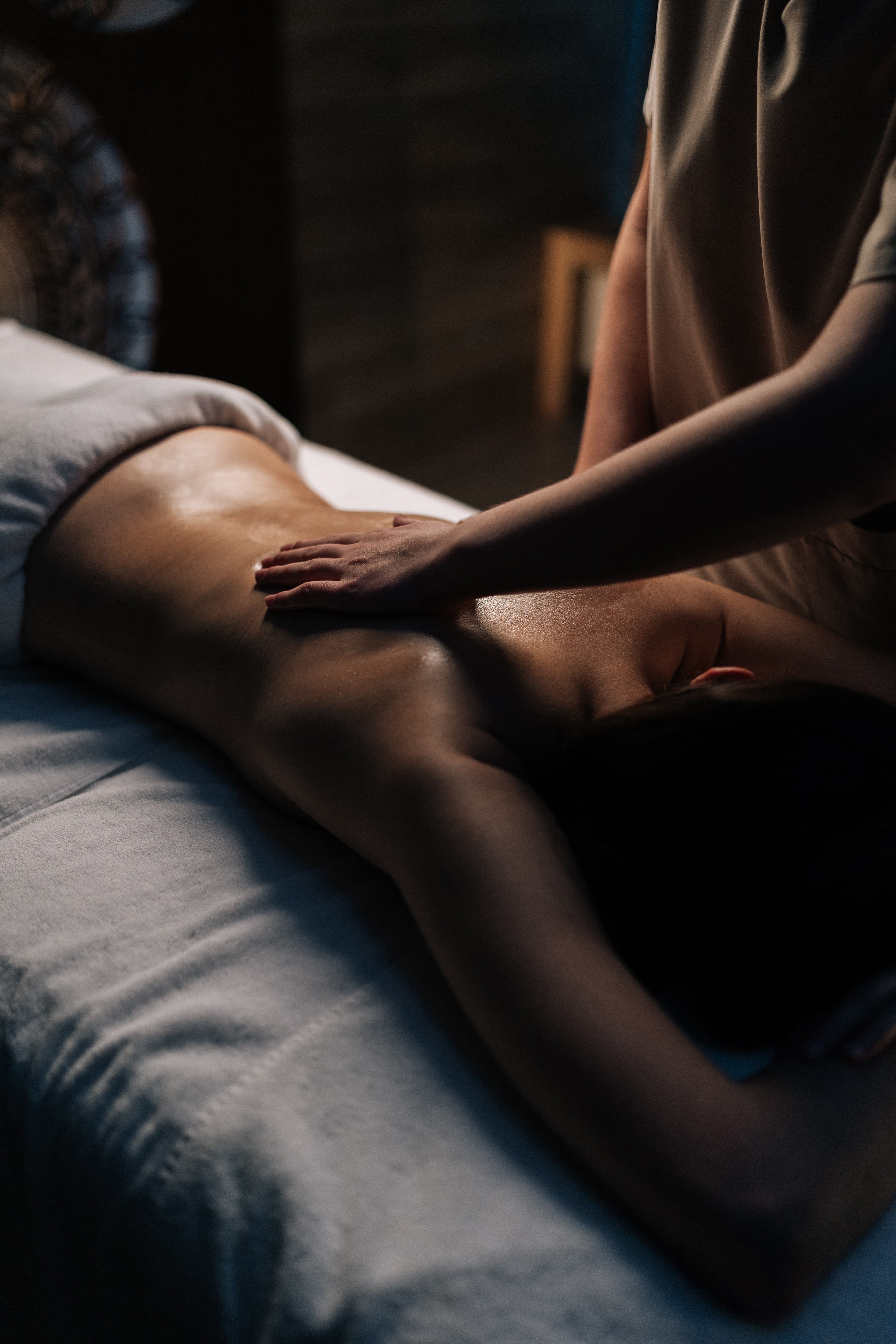AdobeStock_1254118069-min thaise olie massage woerden